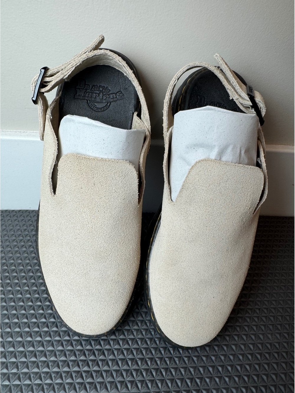Doc Dr. Martens Carlson Slingback Clogs Mules Women’s 7 Men’s 6 Warm Sand NEW - Picture 4 of 8